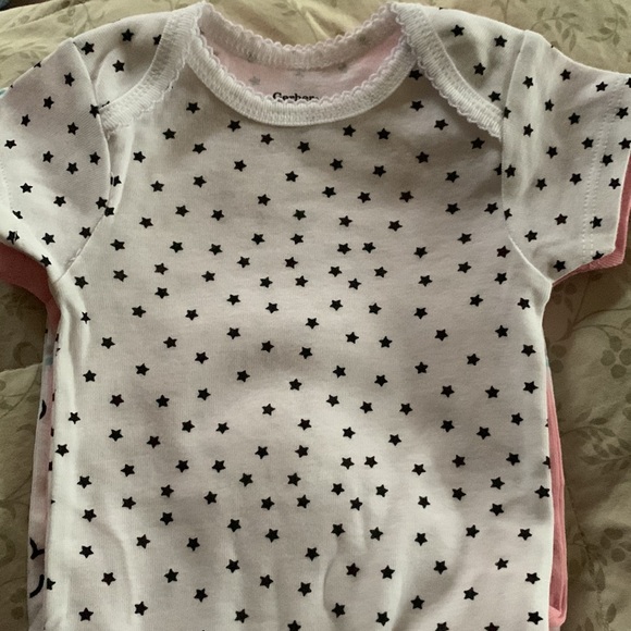 🧁Onesie & Socks Baby Girl Gift “CUPCAKES!” Onesies & Baby Socks Cupcake 4ct Box - Picture 12 of 13